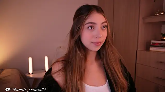 annie24 evans online show from 11-25-25, 12:33