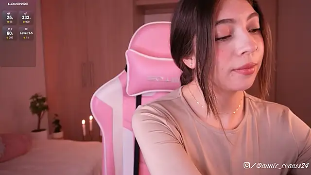 Snapshot of annie24_evans chatting on 03-13-25, 10:32 annie24 evans online show from 03-13-25, 10:32