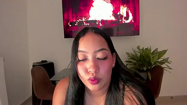 Snapshot of brunetenikole02 chatting on 03-18-25, 02:08 brunetenikole02 online show from 03-18-25, 02:08