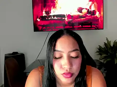 Snapshot of brunetenikole02 chatting on 03-01-25, 02:04 brunetenikole02 online show from 03-01-25, 02:04