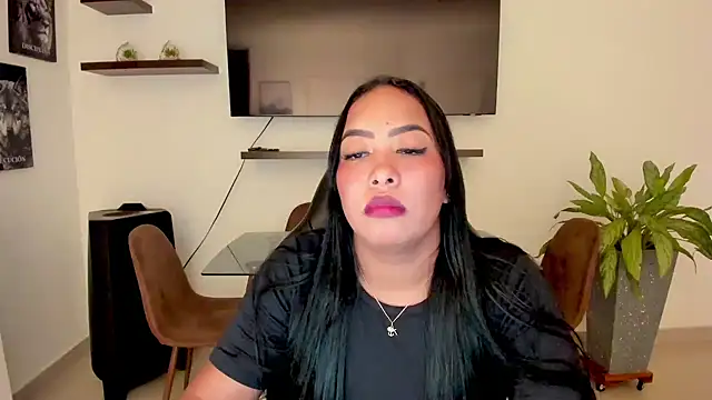 Snapshot of brunetenikole02 chatting on 09-25-25, 02:06 brunetenikole02 online show from 09-25-25, 02:06