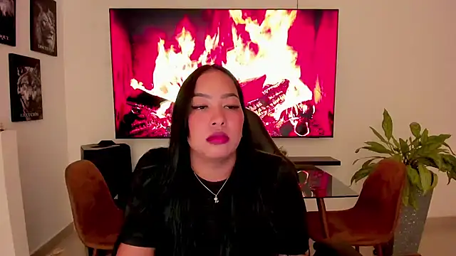 Snapshot of brunetenikole02 chatting on 10-18-25, 02:13 brunetenikole02 online show from 10-18-25, 02:13