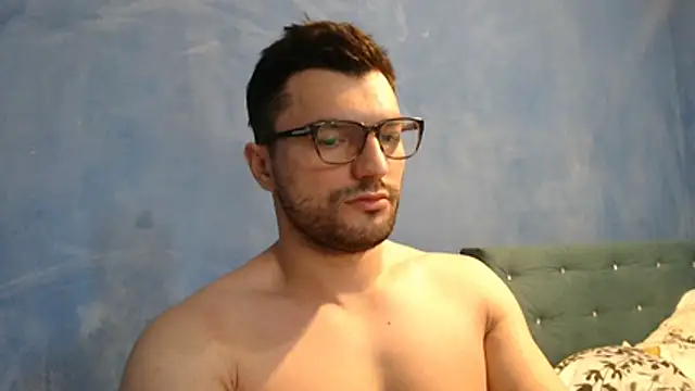 Snapshot of alex_blu chatting on 05-21-26, 12:13 alex blu online show from 05-21-26, 12:13