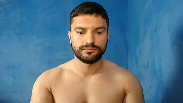 Snapshot of alex_blu chatting on 06-11-26, 12:32 alex blu online show from 06-11-26, 12:32
