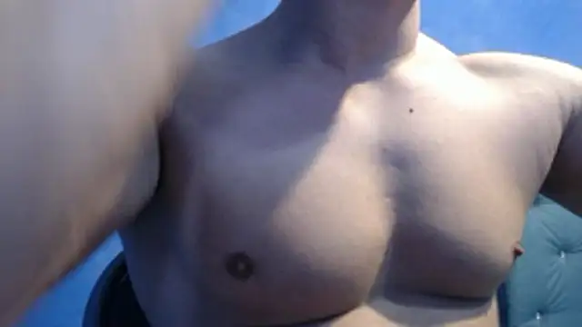 Snapshot of alex_blu chatting on 05-10-26, 08:07 alex blu online show from 05-10-26, 08:07
