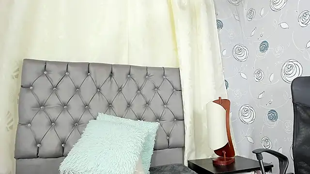 Snapshot of luna_evaa chatting on 03-18-25, 05:44 luna evaa online show from 03-18-25, 05:44