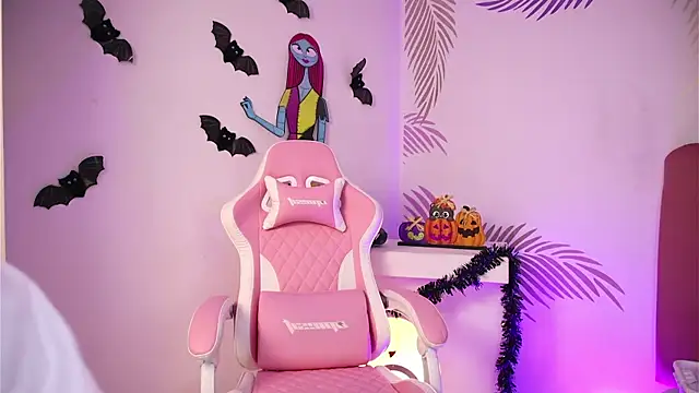 dianebleu online show from 10-28-25, 04:13