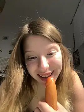 Snapshot of kimczii chatting on 04-21-26, 06:31 kimczii online show from 04-21-26, 06:31
