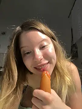 Snapshot of kimczii chatting on 04-22-26, 06:20 kimczii online show from 04-22-26, 06:20