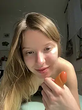 Snapshot of kimczii chatting on 05-14-26, 10:34 kimczii online show from 05-14-26, 10:34
