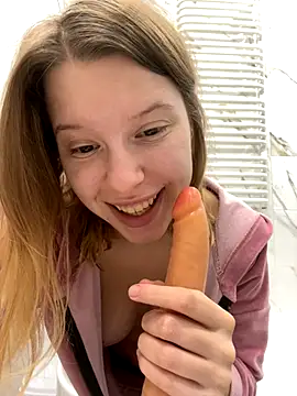 kimczii online show from 12-16-25, 01:59