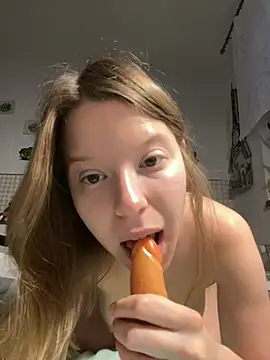 Snapshot of kimczii chatting on 05-20-26, 06:21 kimczii online show from 05-20-26, 06:21