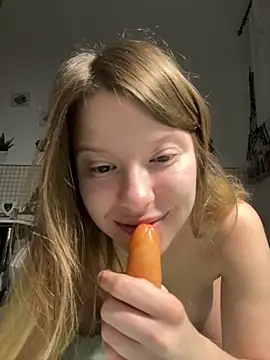 Snapshot of kimczii chatting on 05-13-26, 06:42 kimczii online show from 05-13-26, 06:42