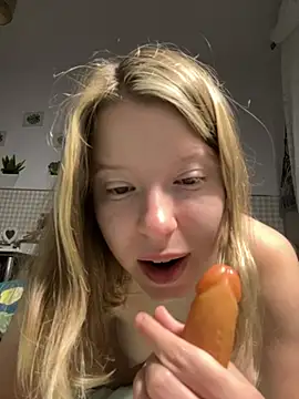 kimczii online show from 06-16-26, 06:24