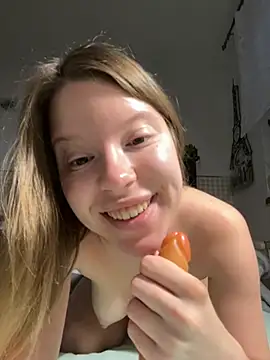 Snapshot of kimczii chatting on 05-11-26, 06:15 kimczii online show from 05-11-26, 06:15