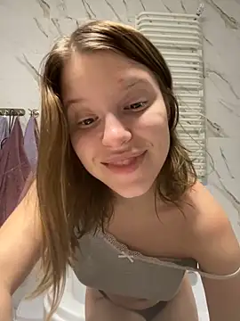 kimczii online show from 02-18-25, 07:09