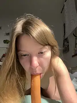 Snapshot of kimczii chatting on 05-07-26, 06:17 kimczii online show from 05-07-26, 06:17