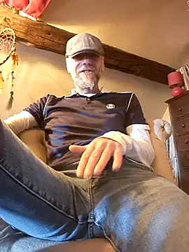 Snapshot of eddouxxx78 chatting on 04-26-26, 06:54 eddouxxx78 online show from 04-26-26, 06:54