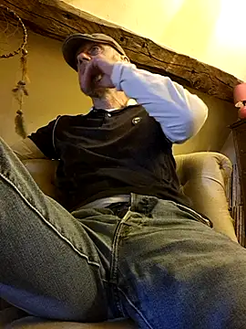 Snapshot of eddouxxx78 chatting on 04-24-26, 04:31 eddouxxx78 online show from 04-24-26, 04:31