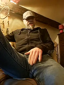 Snapshot of eddouxxx78 chatting on 04-29-26, 07:01 eddouxxx78 online show from 04-29-26, 07:01