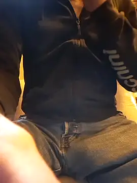 eddouxxx78 online show from 04-11-26, 11:47