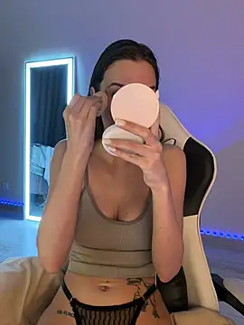 julia fly online show from 04-06-26, 05:52