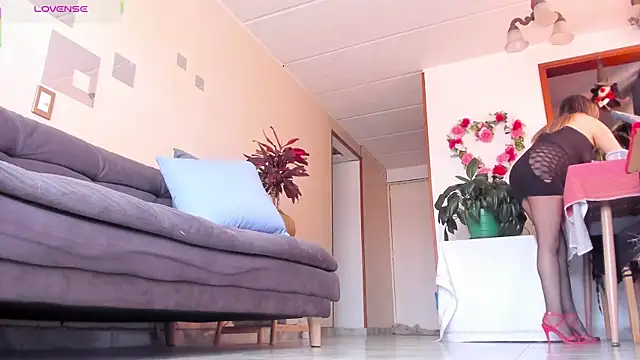 Snapshot of charlize_legs chatting on 03-01-26, 04:07 charlize legs online show from 03-01-26, 04:07
