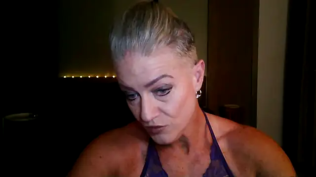 Snapshot of Devon2020 chatting on 11-28-25, 11:32 Devon2020 online show from 11-28-25, 11:32