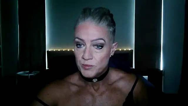 Snapshot of Devon2020 chatting on 11-24-25, 06:57 Devon2020 online show from 11-24-25, 06:57