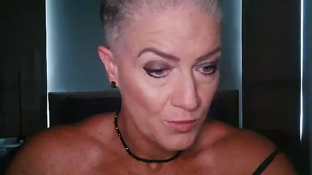 Snapshot of Devon2020 chatting on 11-20-25, 09:10 Devon2020 online show from 11-20-25, 09:10