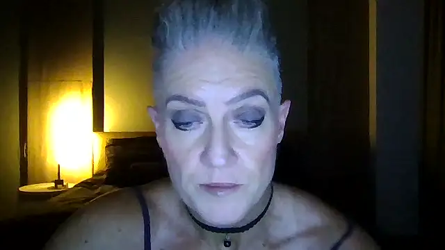 Snapshot of Devon2020 chatting on 11-11-25, 11:49 Devon2020 online show from 11-11-25, 11:49