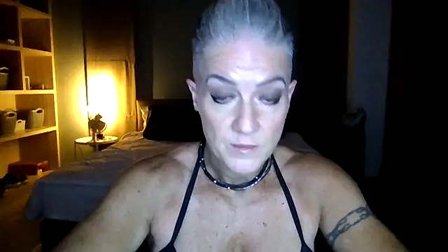 Snapshot of Devon2020 chatting on 11-05-25, 11:35 Devon2020 online show from 11-05-25, 11:35