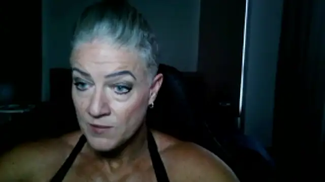 Snapshot of Devon2020 chatting on 01-10-26, 11:27 Devon2020 online show from 01-10-26, 11:27