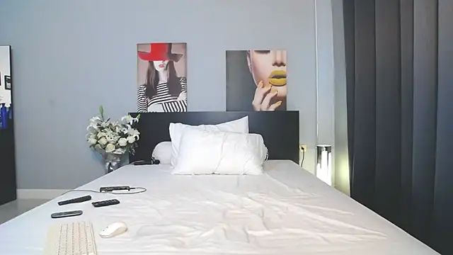 Hotbeebee online show from 02-06-25, 02:33