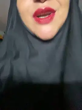 Snapshot of Jameela chatting on 03-17-25, 10:51 Jameela online show from 03-17-25, 10:51