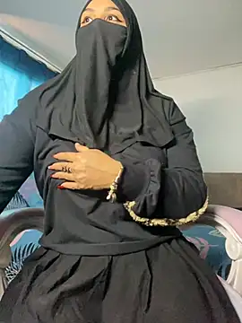 Snapshot of Jameela chatting on 02-04-25, 08:49 Jameela online show from 02-04-25, 08:49