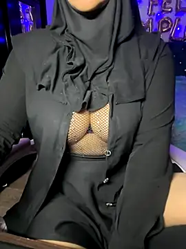 Snapshot of Jameela chatting on 10-07-25, 09:38 Jameela online show from 10-07-25, 09:38