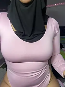 Snapshot of Jameela chatting on 05-31-26, 04:07 Jameela online show from 05-31-26, 04:07