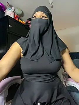 Snapshot of Jameela chatting on 03-02-25, 11:06 Jameela online show from 03-02-25, 11:06