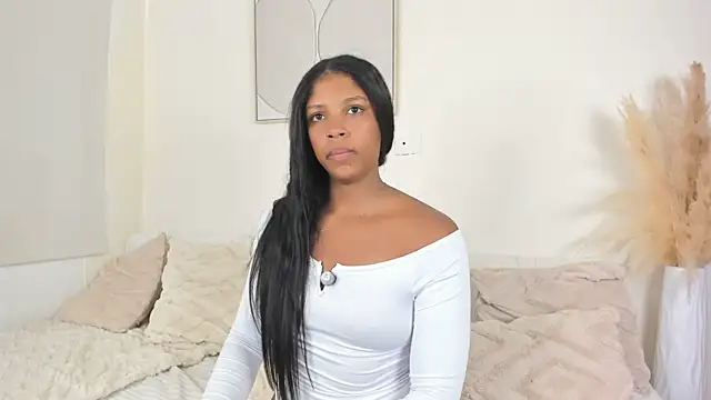 ZOEGARNER01 online show from 05-17-26, 07:36