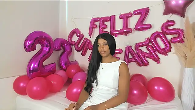 ZOEGARNER01 online show from 12-21-25, 07:37