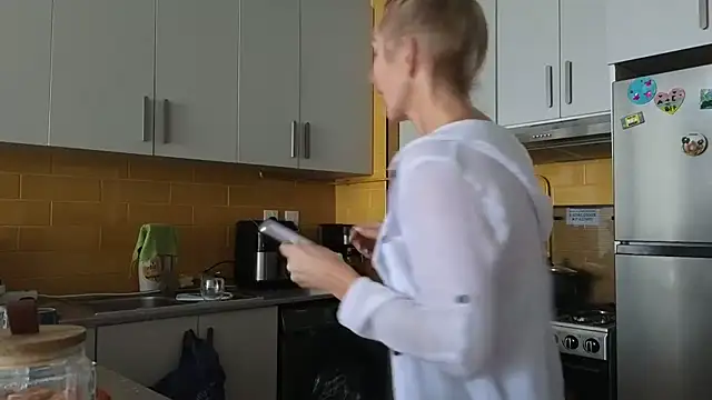 Allys online show from 10-02-25, 05:22