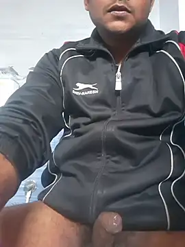 Snapshot of Itsdesi_boy chatting on 01-18-26, 02:48 Itsdesi boy online show from 01-18-26, 02:48