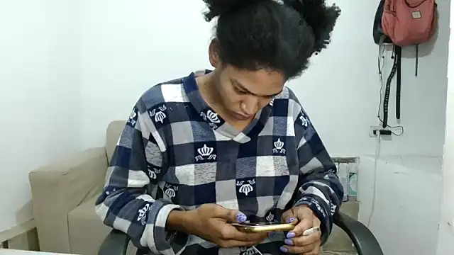 angelamarie1 online show from 11-11-25, 08:42