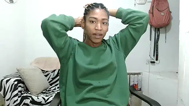 angelamarie1 online show from 12-19-25, 11:45