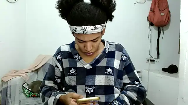 angelamarie1 online show from 10-30-25, 09:07