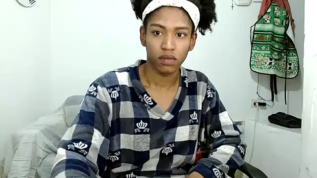 angelamarie1 online show from 11-05-25, 11:13