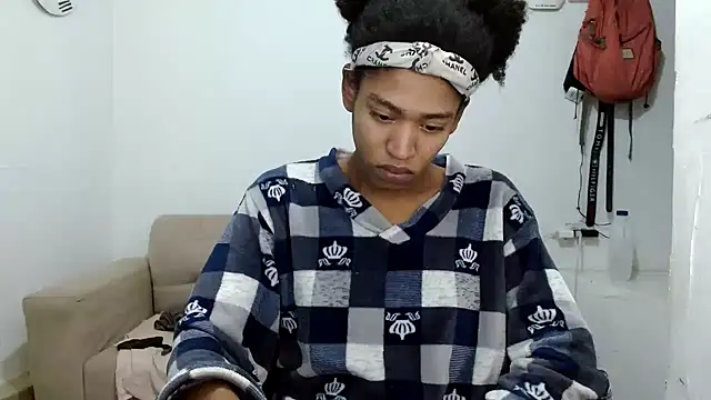 angelamarie1 online show from 11-17-25, 06:50