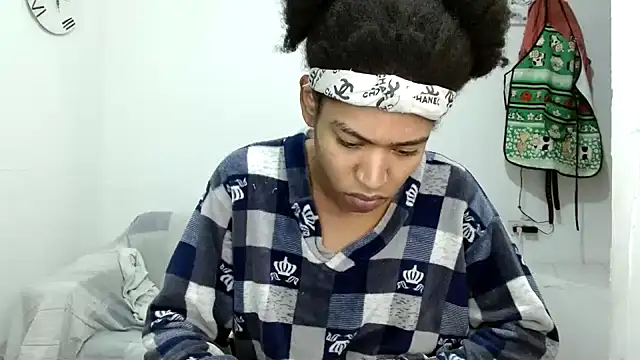 angelamarie1 online show from 11-04-25, 09:40