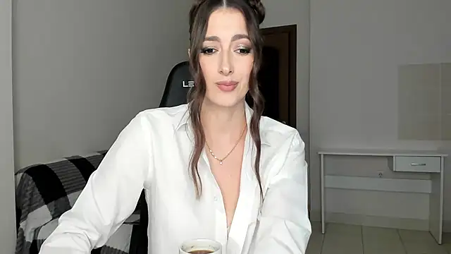 Snapshot of Sabrina_Mur chatting on 10-22-25, 12:26 Sabrina Mur online show from 10-22-25, 12:26